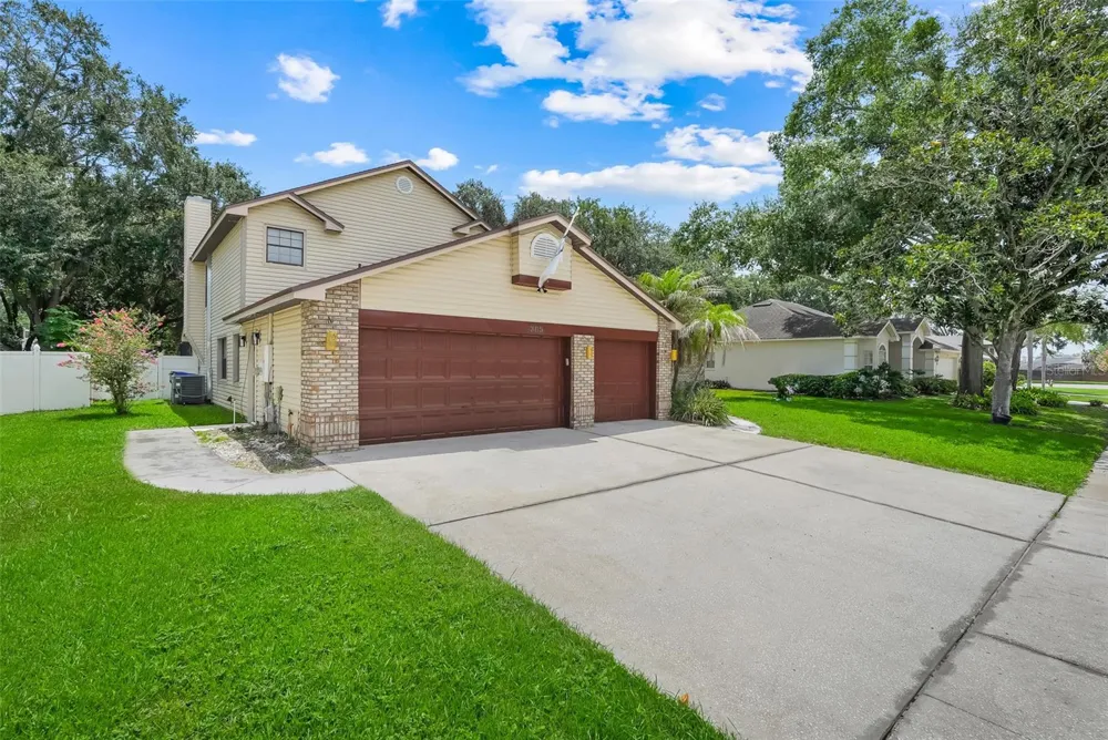 305 FORREST CREST COURT Ocoee, FL 34761