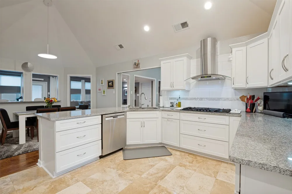 2708 Monarch Drive Arlington, TX 76006