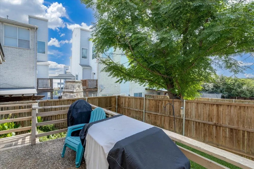 29 Oakbrook Drive Lewisville, TX 75057