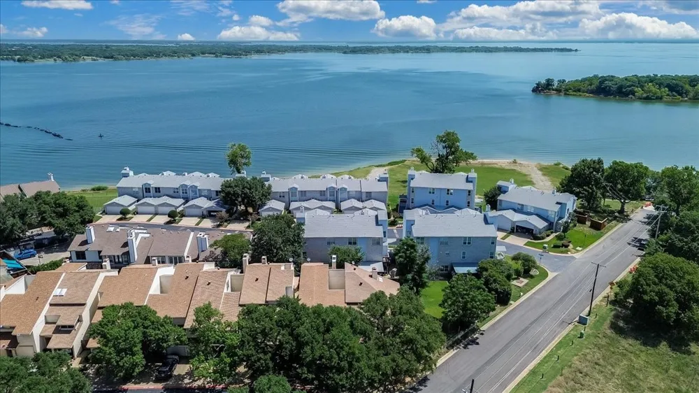 29 Oakbrook Drive Lewisville, TX 75057