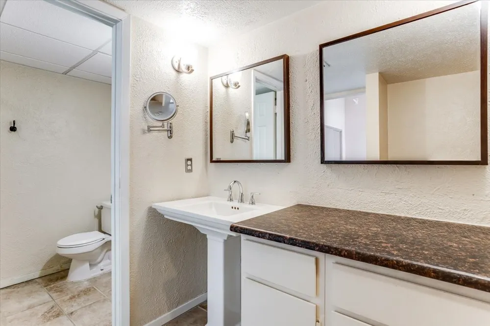 29 Oakbrook Drive Lewisville, TX 75057