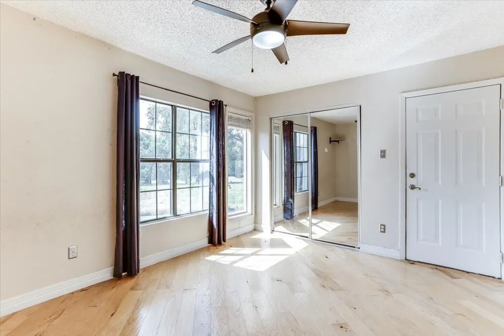 29 Oakbrook Drive Lewisville, TX 75057