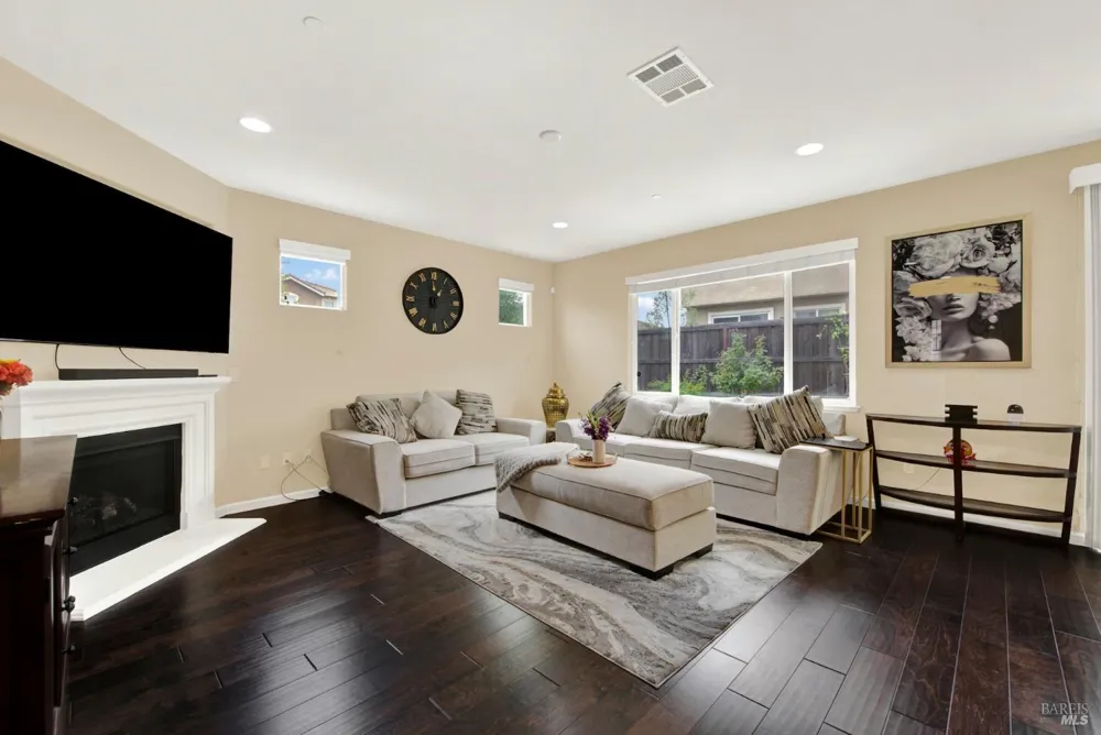 1000 Carlisle Court Vacaville, CA 95688