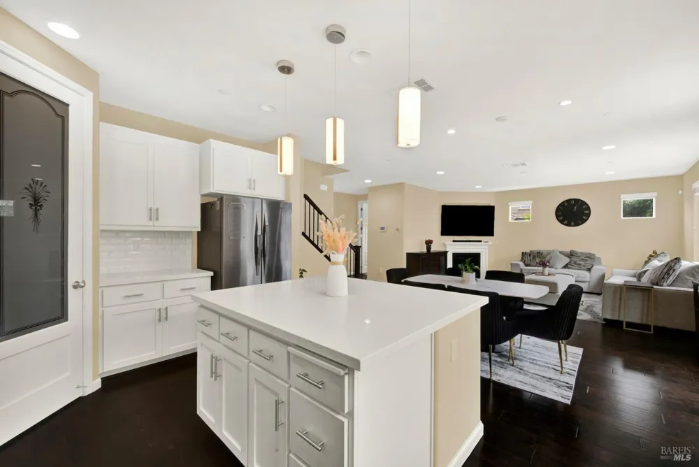 1000 Carlisle Court Vacaville, CA 95688