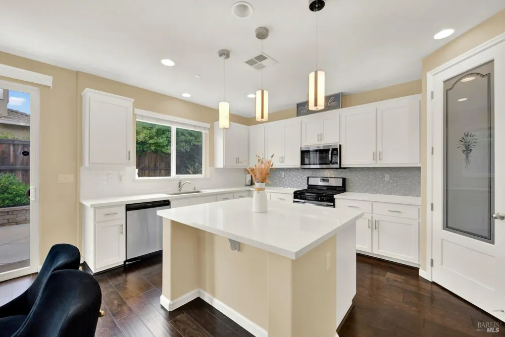 1000 Carlisle Court Vacaville, CA 95688