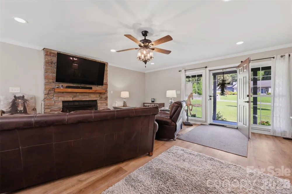 40 Candlewick Cove Drive Taylorsville, NC 28681