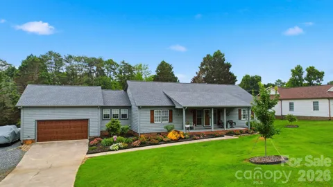 40 Candlewick Cove Drive