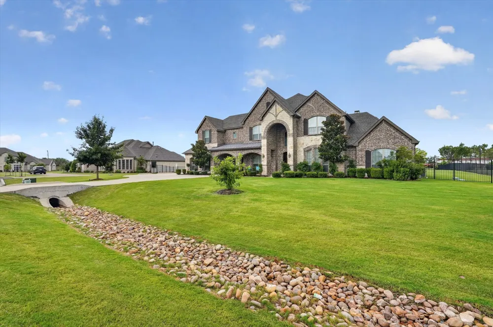 6706 Blackstone Drive Sachse, TX 75048