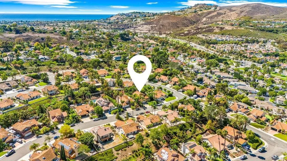 1203 Llano San Clemente, CA 92673