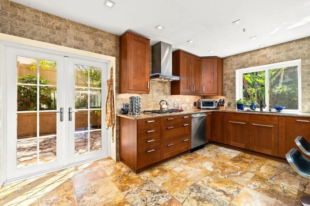 1203 Llano San Clemente, CA 92673