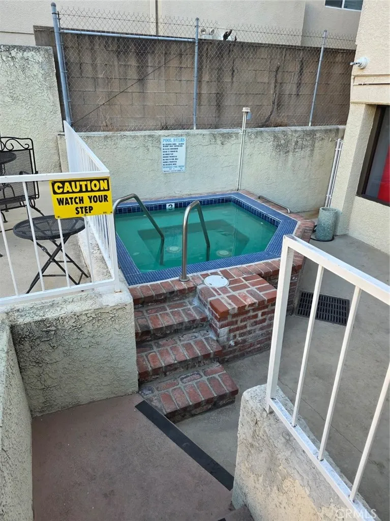 4558 Willis #114 Los Angeles, CA 91403