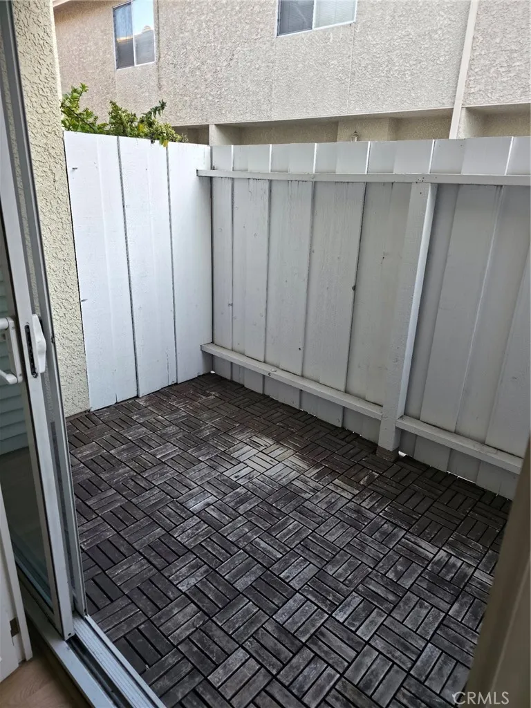 4558 Willis #114 Los Angeles, CA 91403