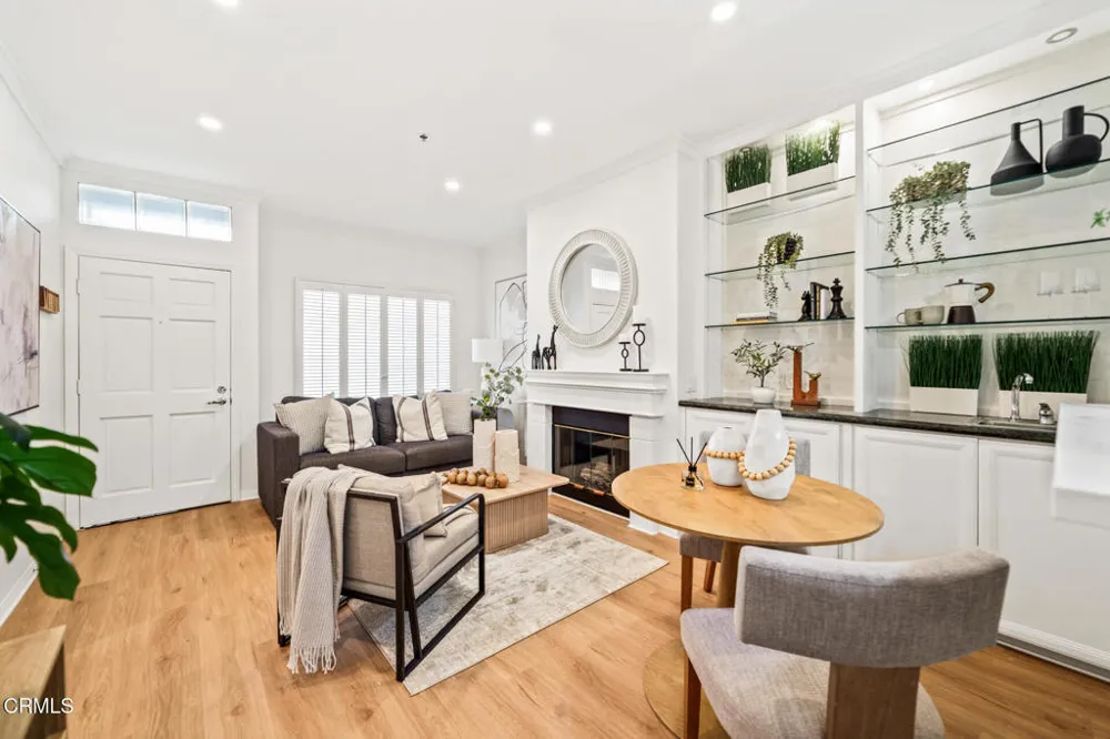 111 S Oak Knoll Avenue #107 Pasadena, CA 91101