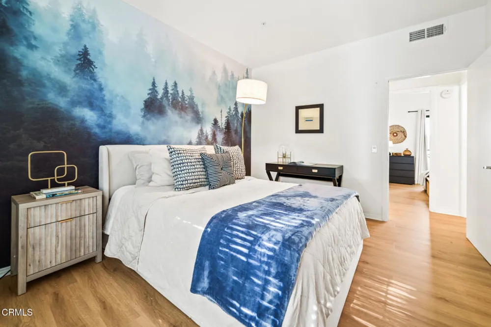 111 S Oak Knoll Avenue #107 Pasadena, CA 91101
