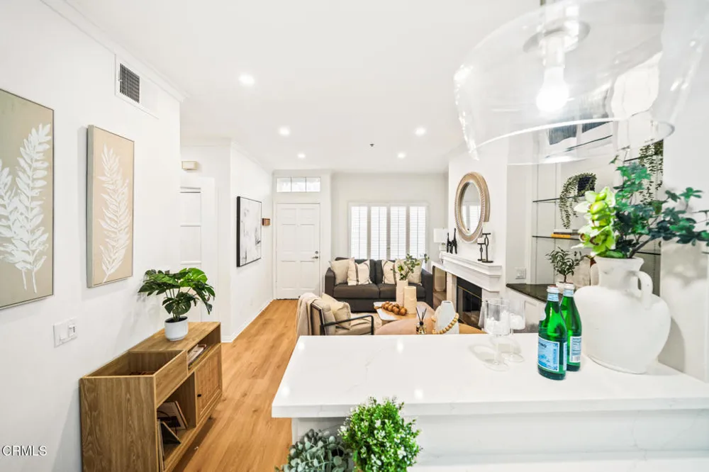 111 S Oak Knoll Avenue #107 Pasadena, CA 91101
