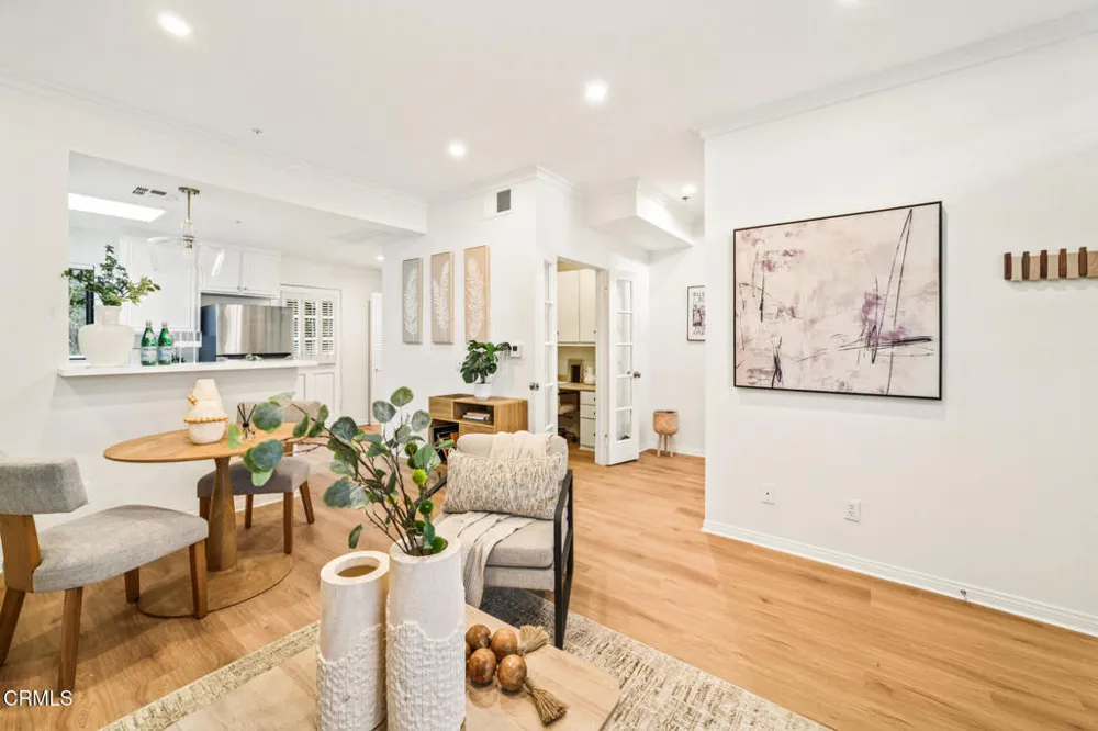 111 S Oak Knoll Avenue #107 Pasadena, CA 91101
