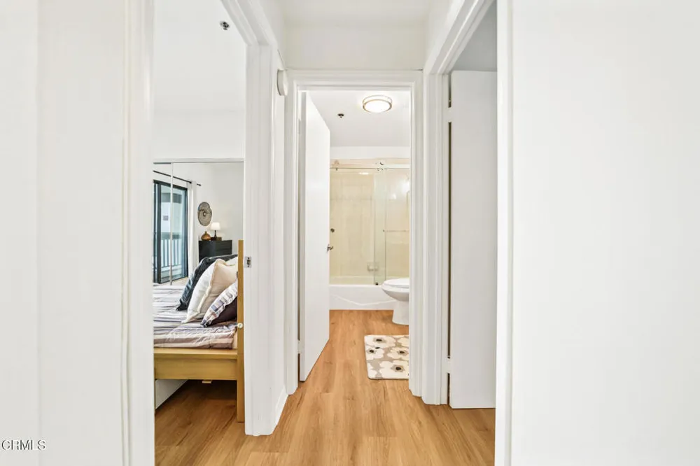 111 S Oak Knoll Avenue #107 Pasadena, CA 91101
