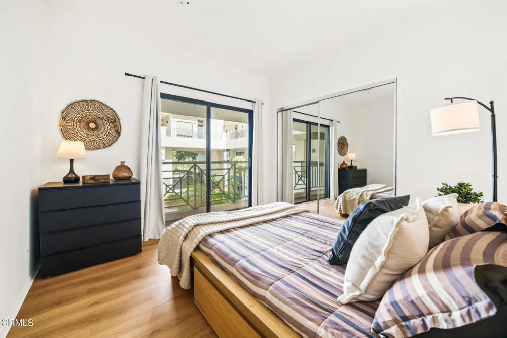 111 S Oak Knoll Avenue #107 Pasadena, CA 91101