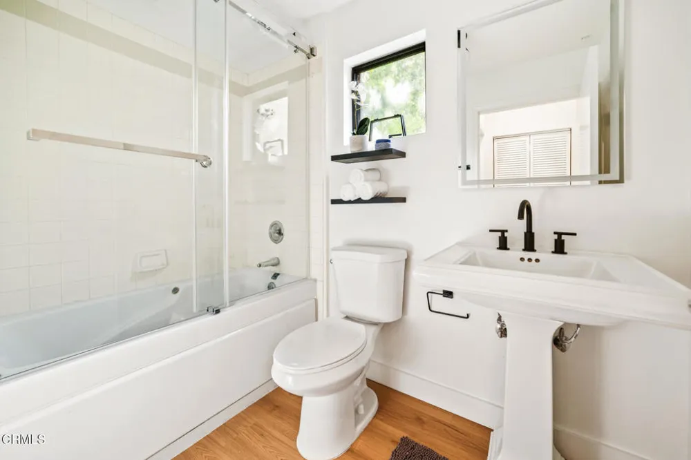 111 S Oak Knoll Avenue #107 Pasadena, CA 91101