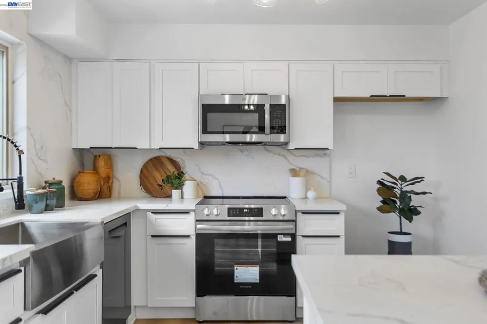 14715 Doolittle Dr San Leandro, CA 94577