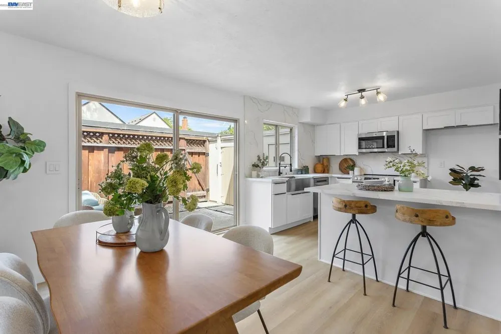 14715 Doolittle Dr San Leandro, CA 94577