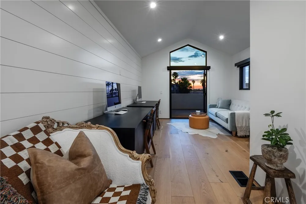 122 22nd Street Huntington Beach, CA 92648
