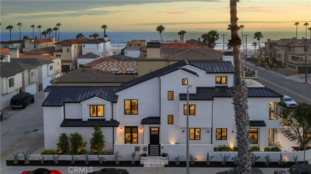 122 22nd Street Huntington Beach, CA 92648