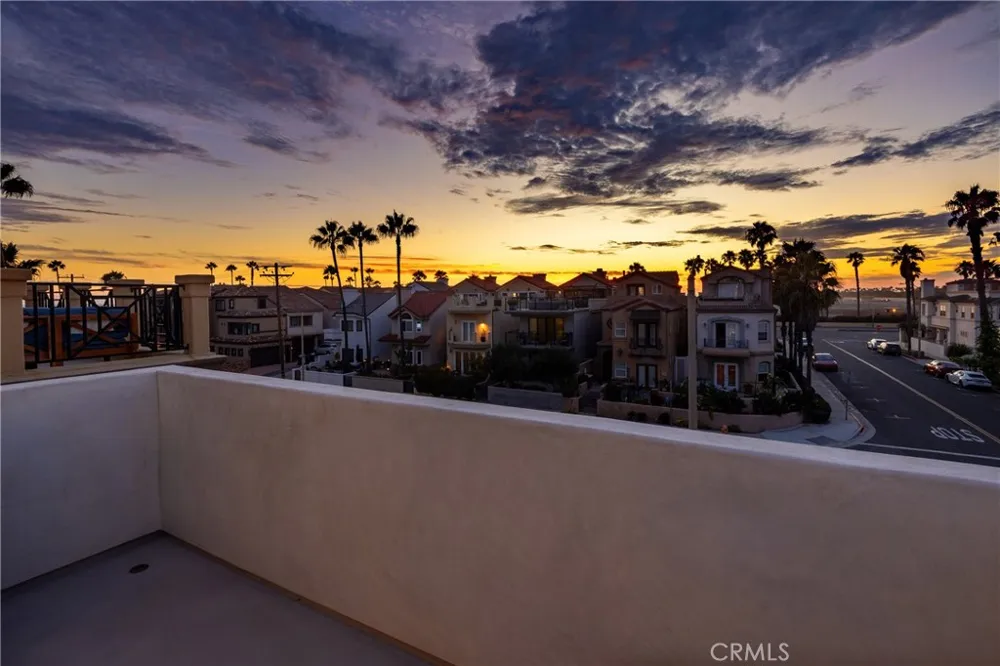 122 22nd Street Huntington Beach, CA 92648