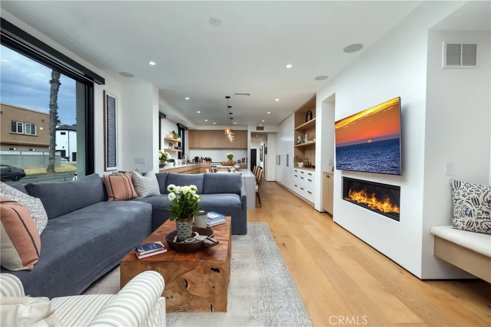 122 22nd Street Huntington Beach, CA 92648