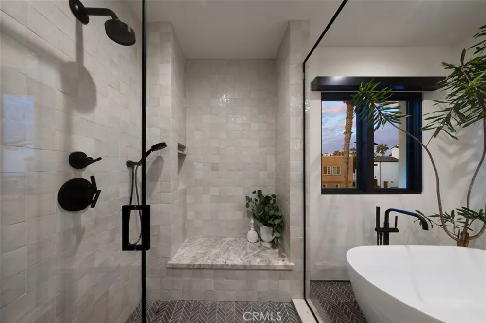 122 22nd Street Huntington Beach, CA 92648