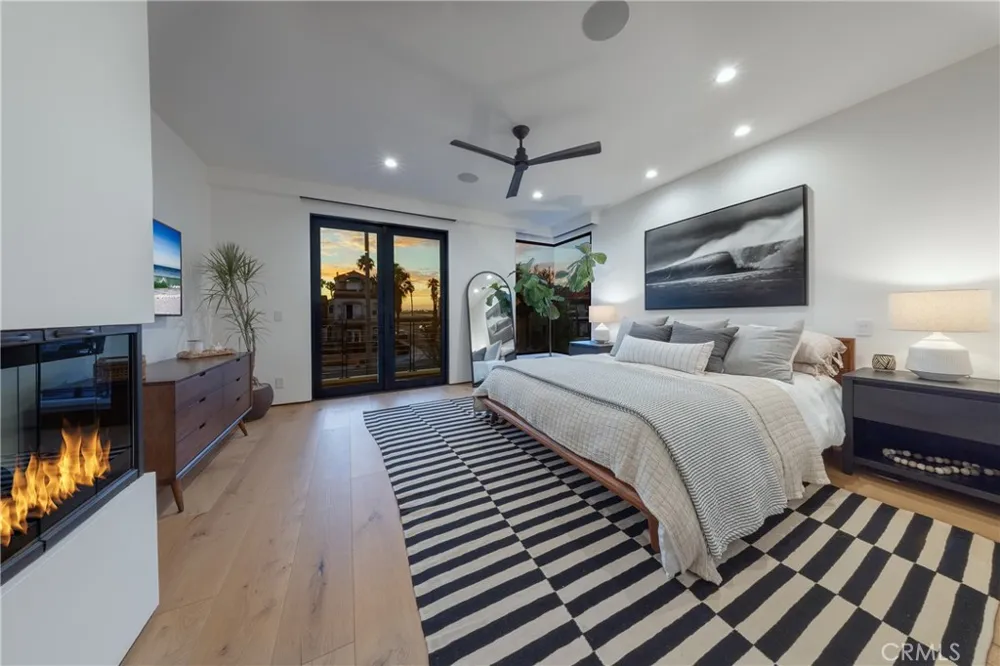 122 22nd Street Huntington Beach, CA 92648