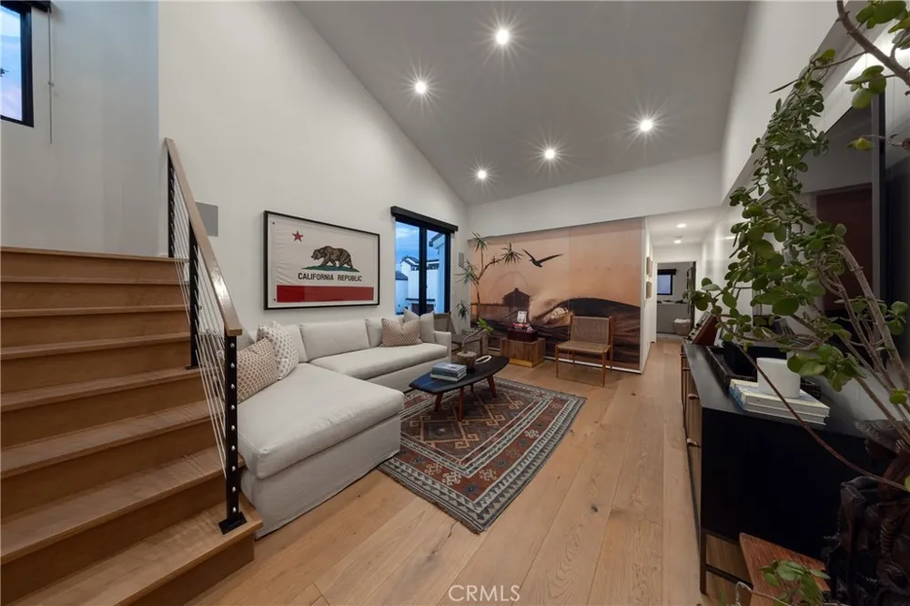 122 22nd Street Huntington Beach, CA 92648