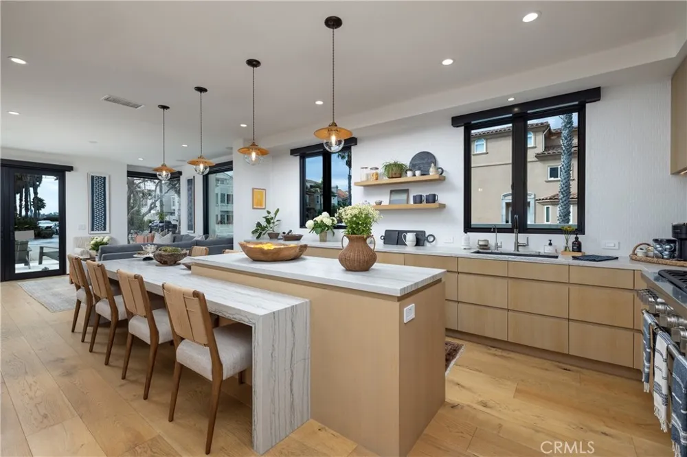 122 22nd Street Huntington Beach, CA 92648