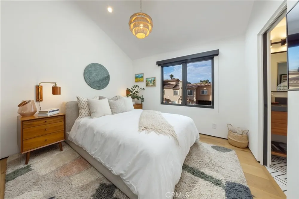 122 22nd Street Huntington Beach, CA 92648