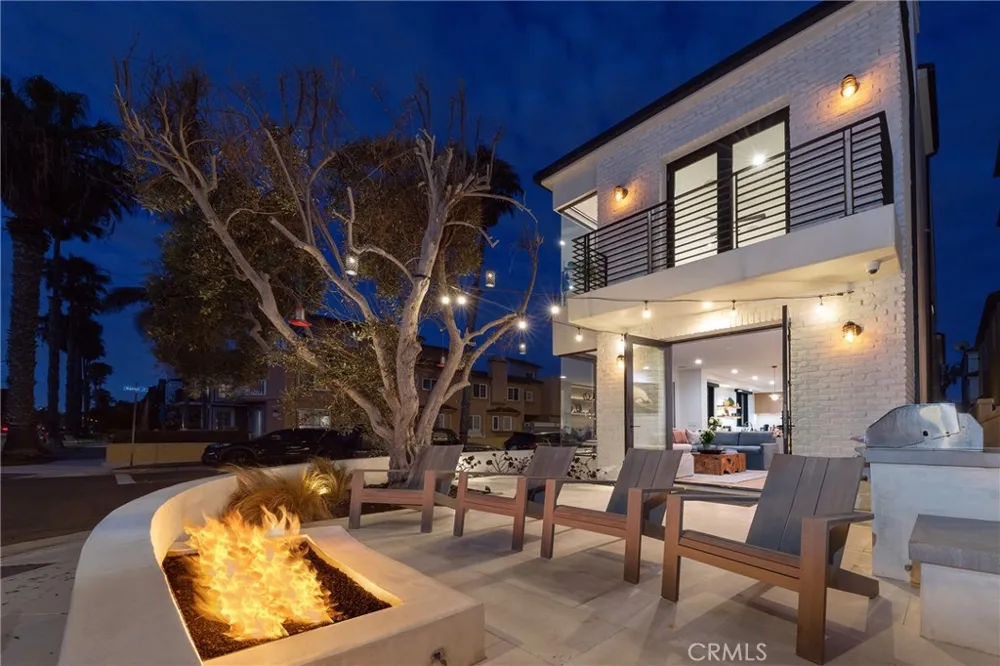 122 22nd Street Huntington Beach, CA 92648