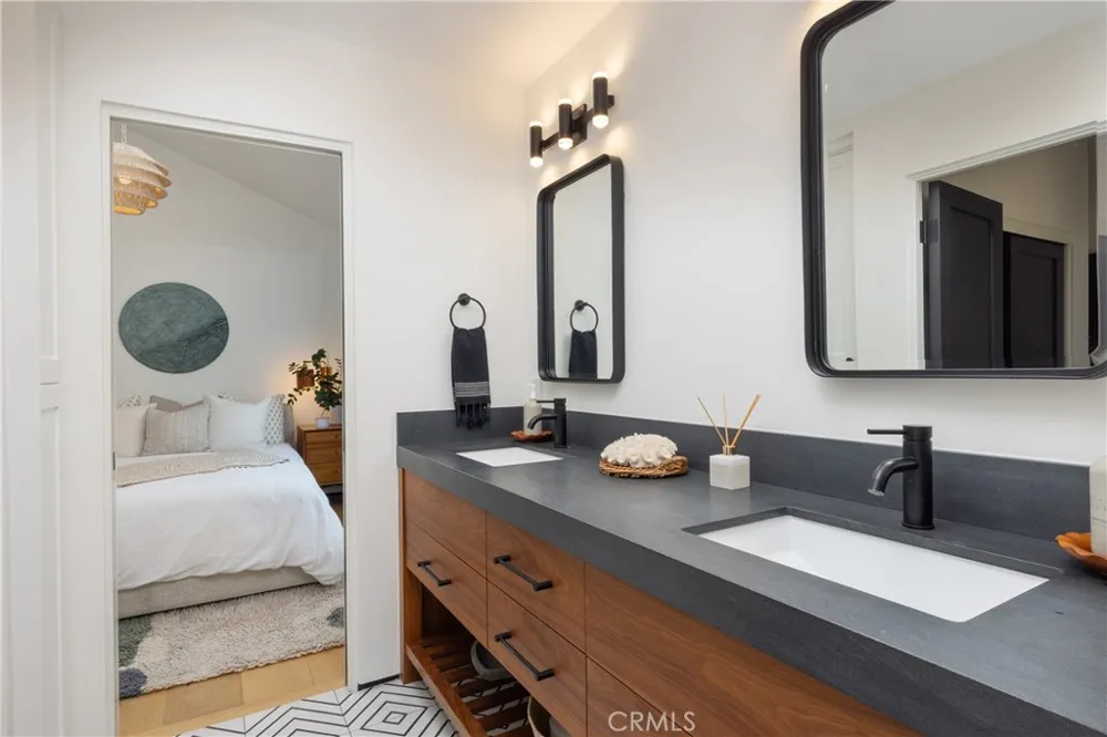 122 22nd Street Huntington Beach, CA 92648