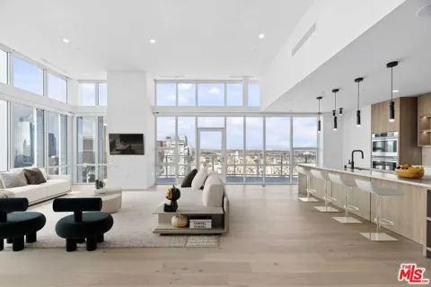 230 W Olympic Boulevard #PH 3