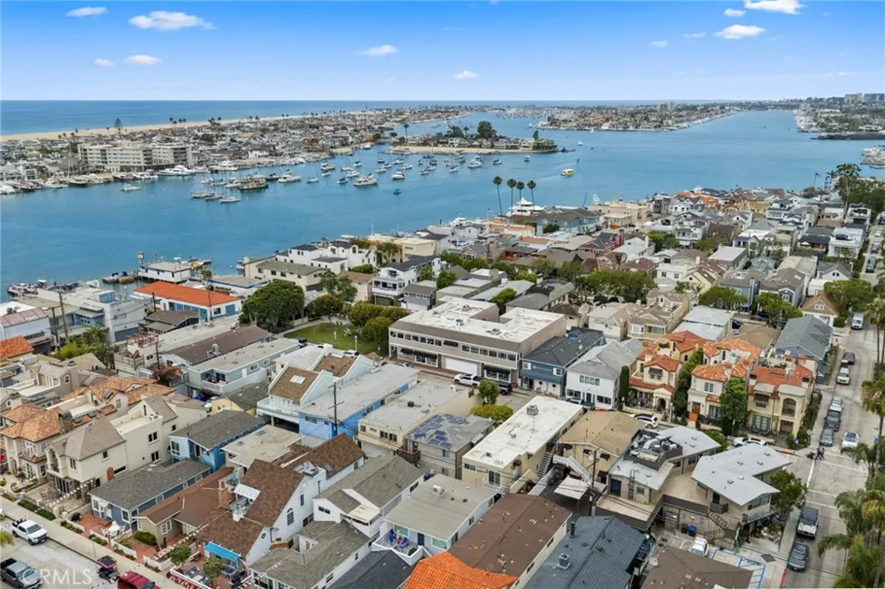 122 Agate Newport Beach, CA 92662