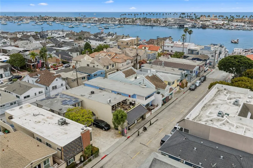 122 Agate Newport Beach, CA 92662