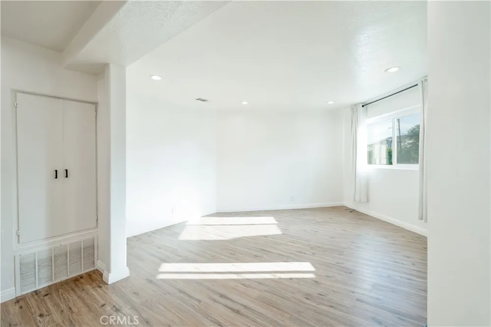 7050 S La Cienega Boulevard #6 Inglewood, CA 90302