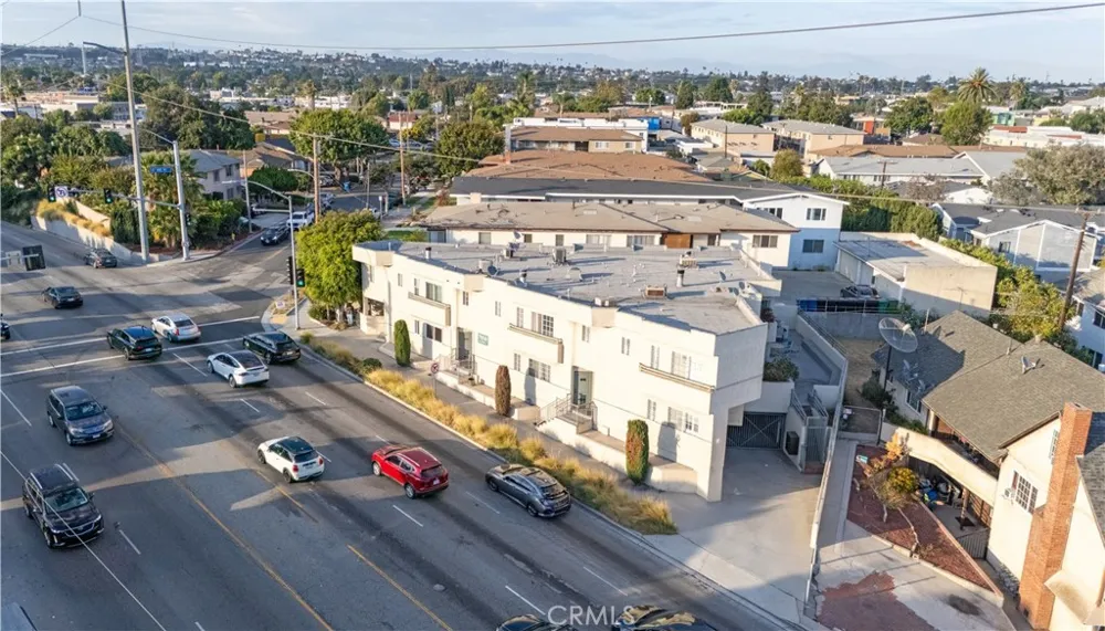 7050 S La Cienega Boulevard #6 Inglewood, CA 90302