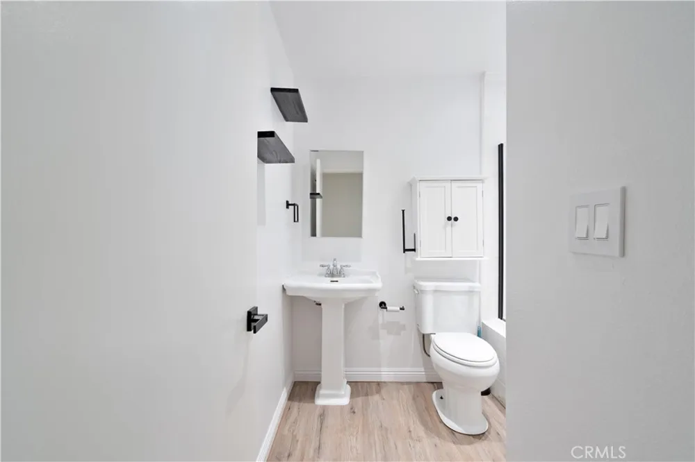 7050 S La Cienega Boulevard #6 Inglewood, CA 90302