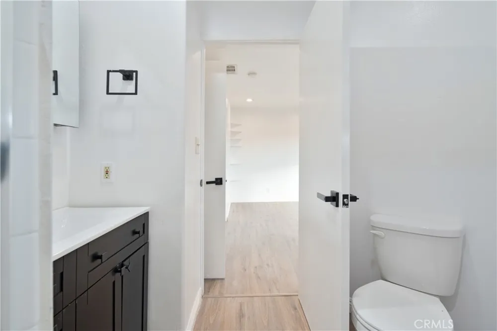 7050 S La Cienega Boulevard #6 Inglewood, CA 90302
