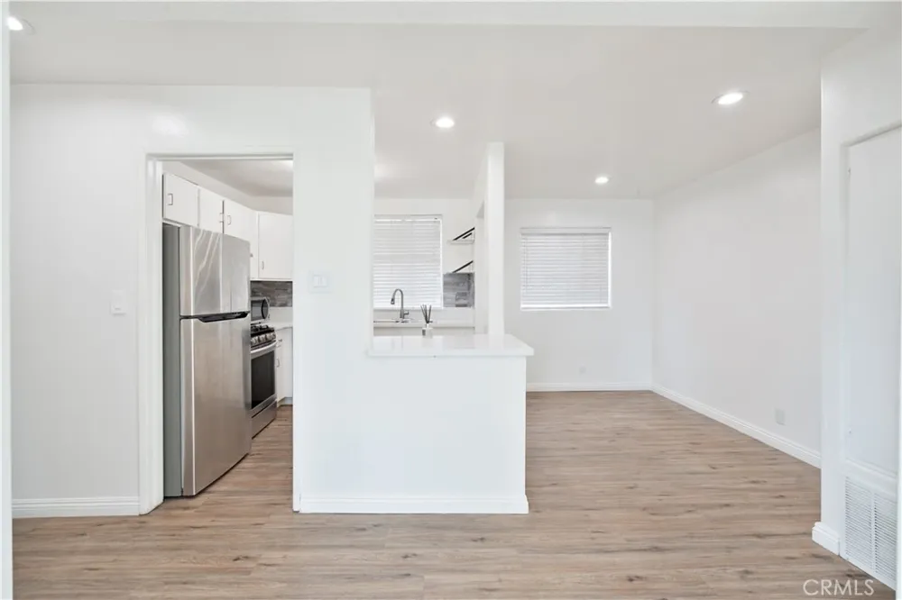 7050 S La Cienega Boulevard #6 Inglewood, CA 90302