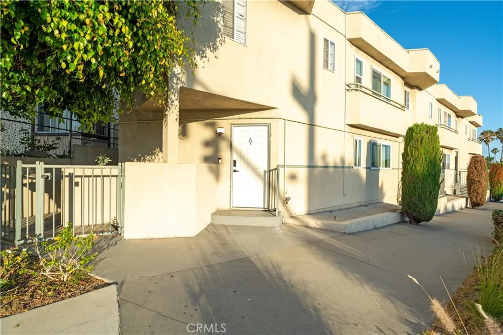 7050 S La Cienega Boulevard #6 Inglewood, CA 90302