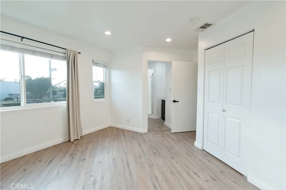 7050 S La Cienega Boulevard #6 Inglewood, CA 90302