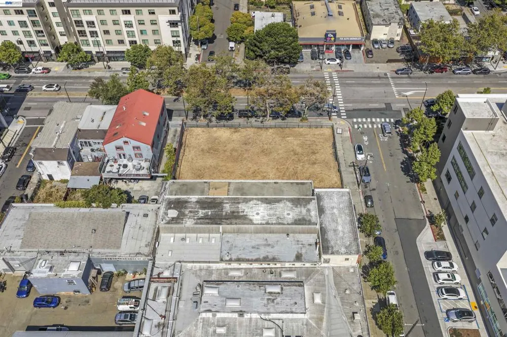 3020 San Pablo Ave Berkeley, CA 94702