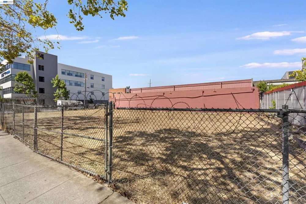 3020 San Pablo Ave Berkeley, CA 94702