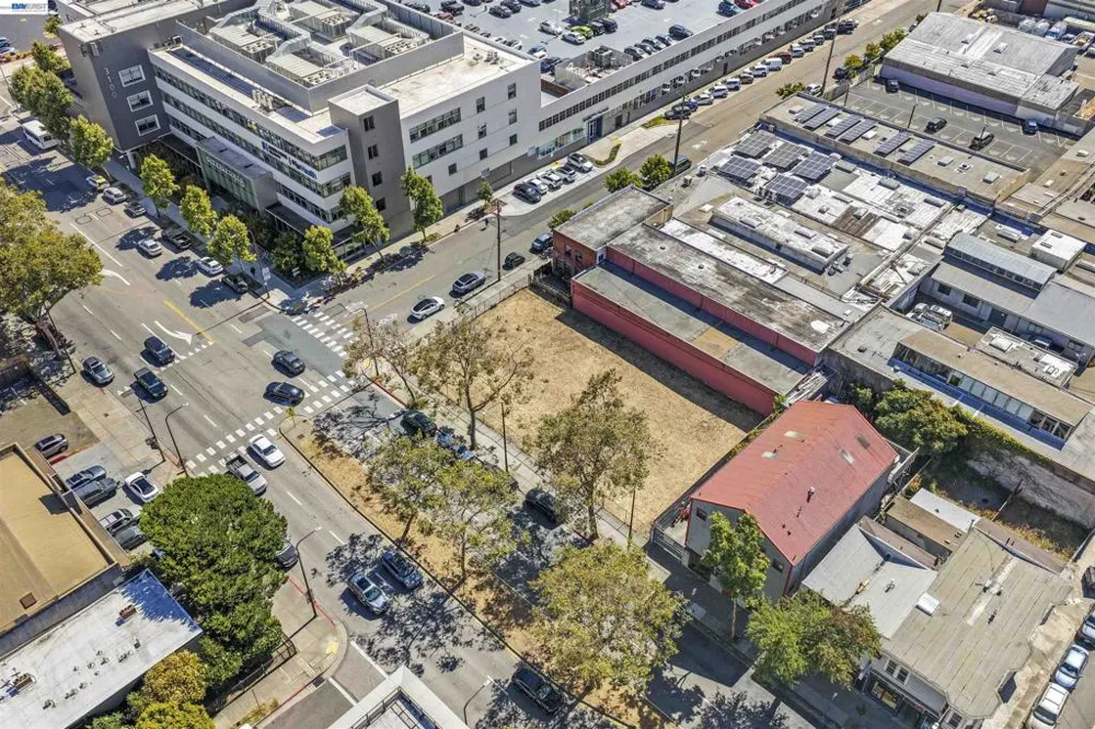 3020 San Pablo Ave Berkeley, CA 94702