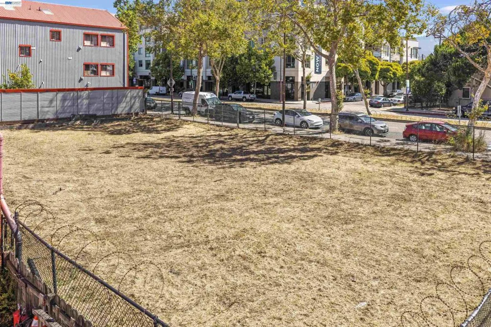 3020 San Pablo Ave Berkeley, CA 94702